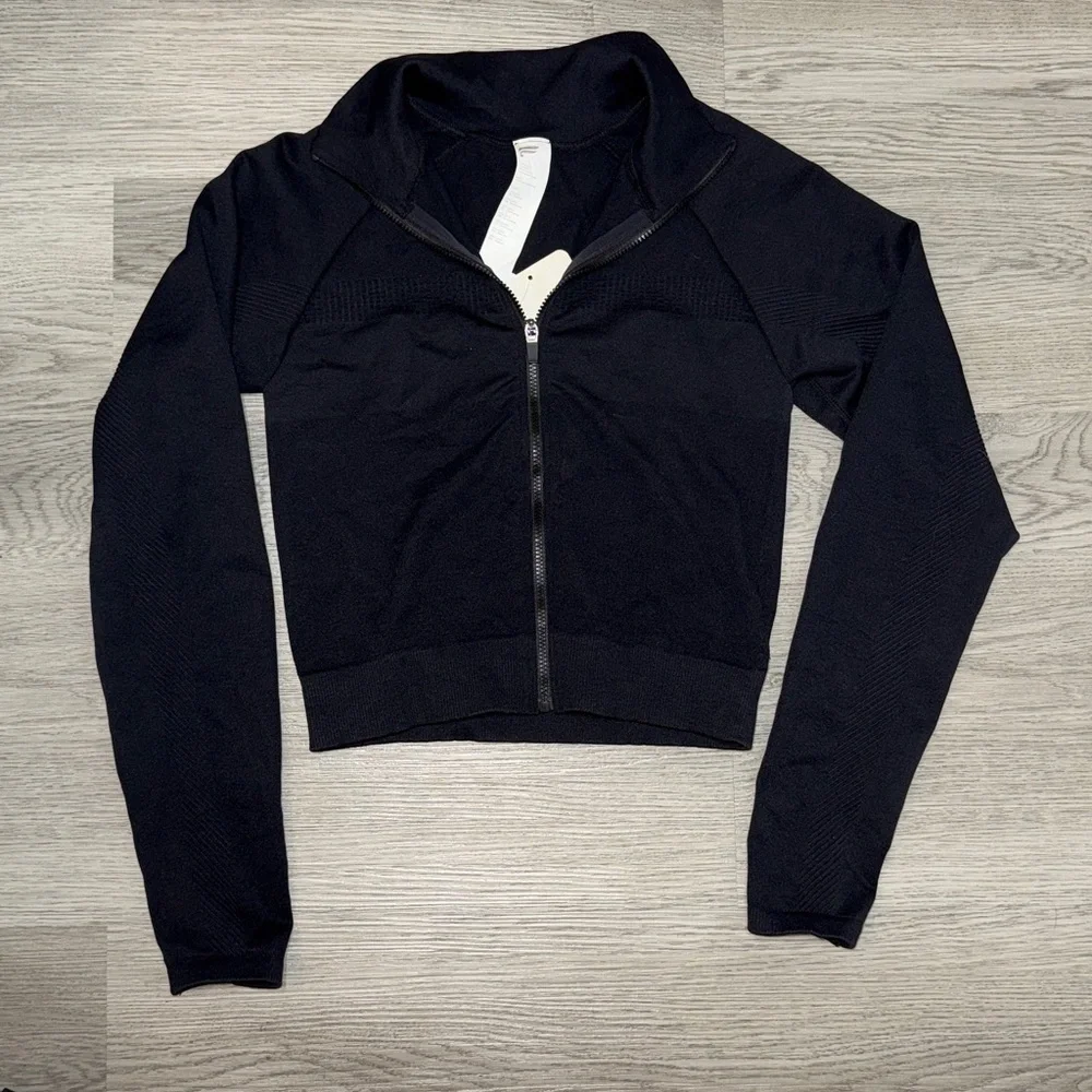 Fabletics Black Cropped Seamless Jacket - Picture 6 of 11